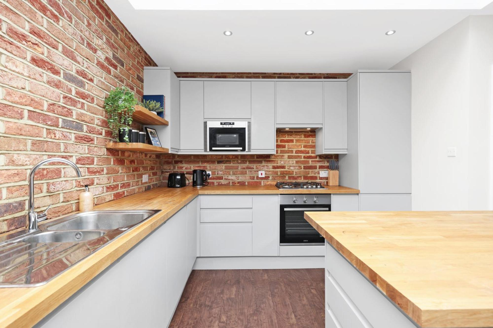 Luxury 3 Bedroom House In Limehouse, Close To City! Sleeps 6-8! Appartement *