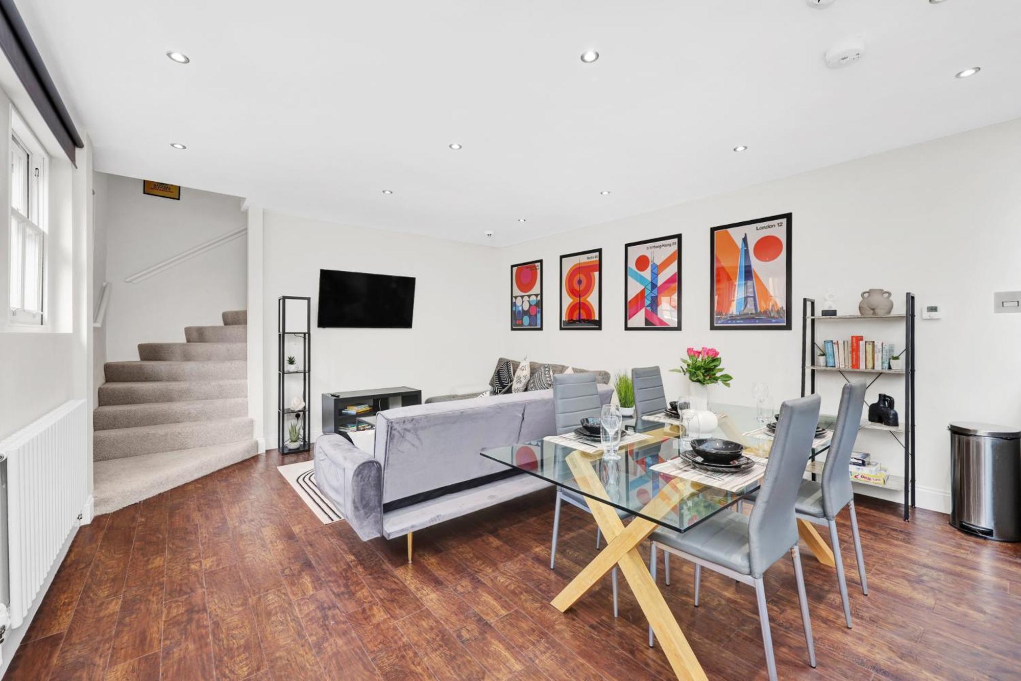 Luxury 3 Bedroom House In Limehouse, Close To City! Sleeps 6-8! Londres