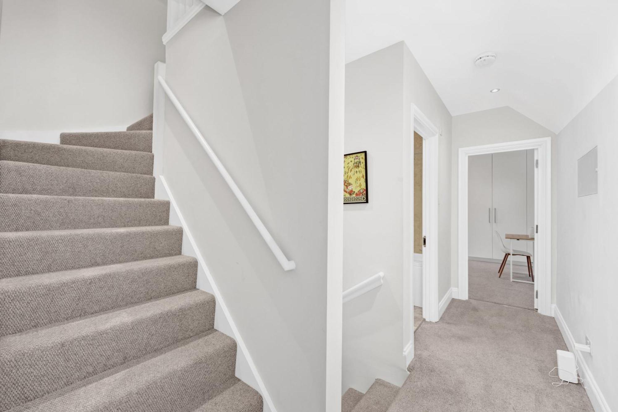 Appartement Luxury 3 Bedroom House In Limehouse, Close To City! Sleeps 6-8!